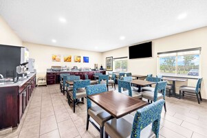 Desayuno completo incluido todos los días 