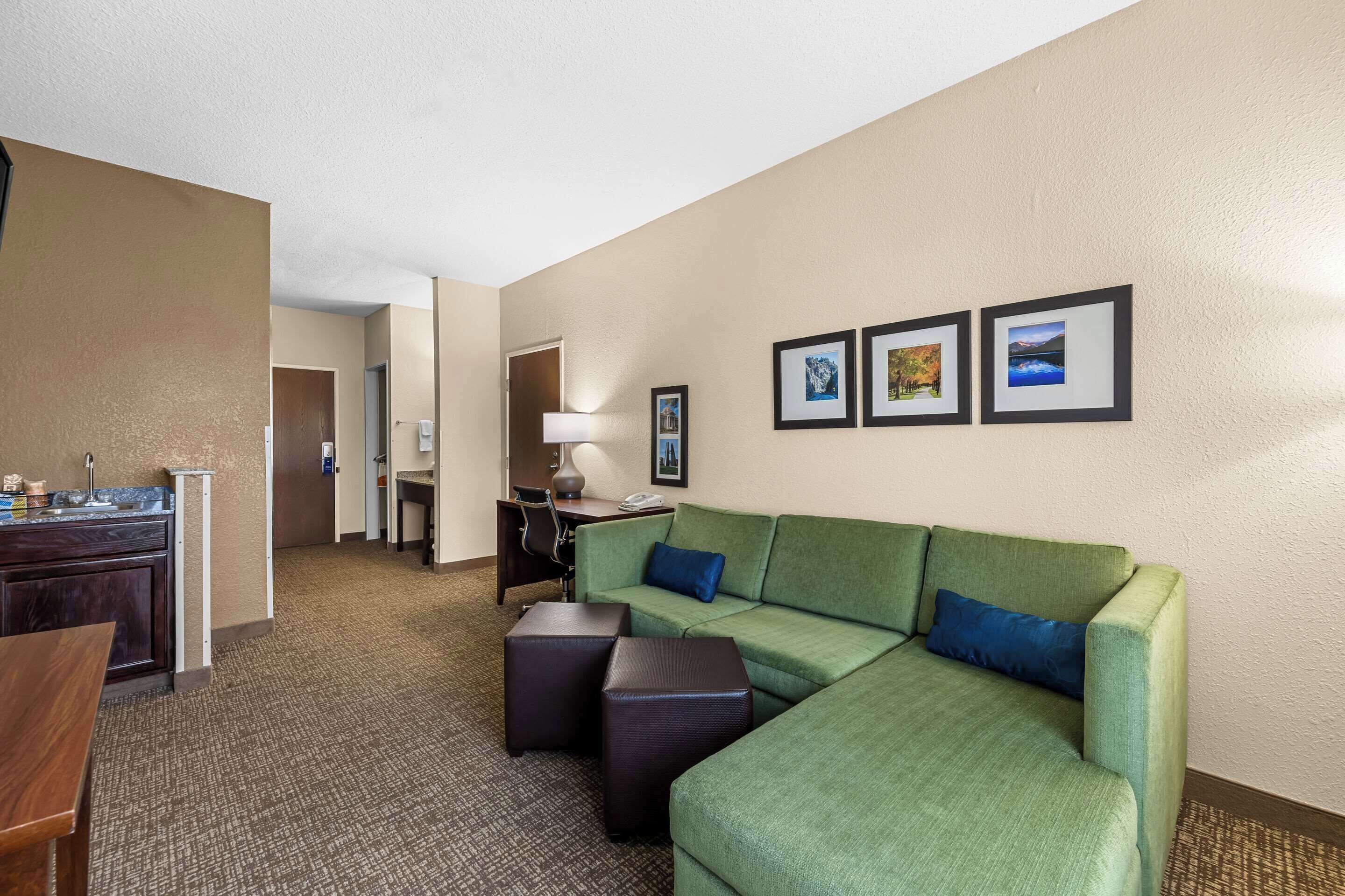 Suite, 1 King Bed, Accessible, Non Smoking | Desk, blackout curtains, iron/ironing board, free WiFi