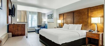 Comfort Suites near I-80 and I-94