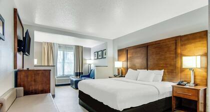 Comfort Suites near I-80 and I-94