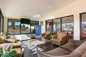 Lobby - Econo Lodge Frederick I-70 (Frederick)