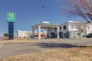 Exterior - Quality Inn & Suites Roswell North (Roswell)
