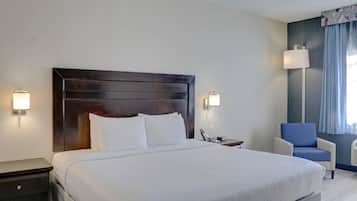 Habitación estándar, 1 cama King size, para no fumadores | Caja de seguridad en la habitación y tabla de planchar con plancha