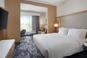 Executive Room, 1 King Bed with Sofa bed | Desk, iron/ironing board, free WiFi, bed sheets
