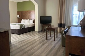 In-room safe, iron/ironing board, bed sheets