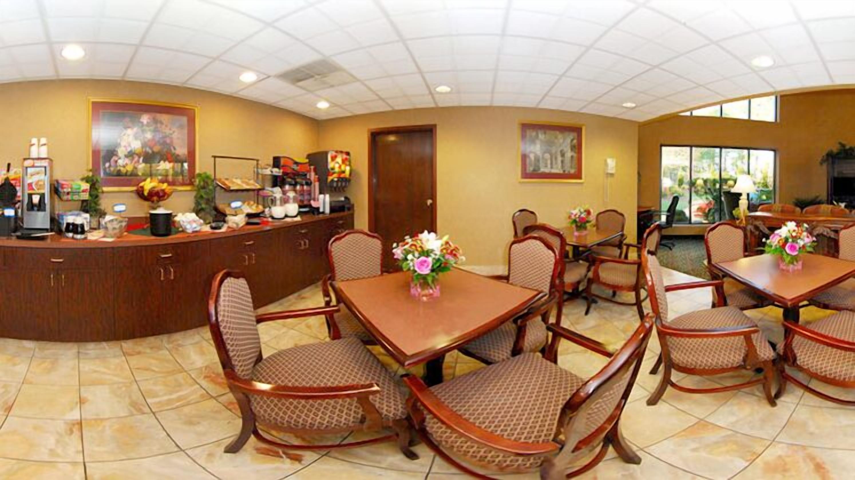 Free buffet breakfast 