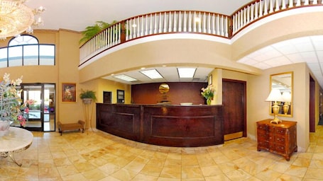 Lobby. Quality Inn & Suites Tarboro - Kingsboro
