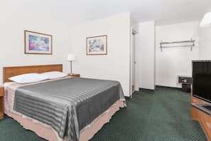 Standard Room, 1 Queen Bed