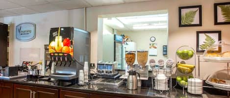 Petit déjeuner en libre-service compris tous les jours