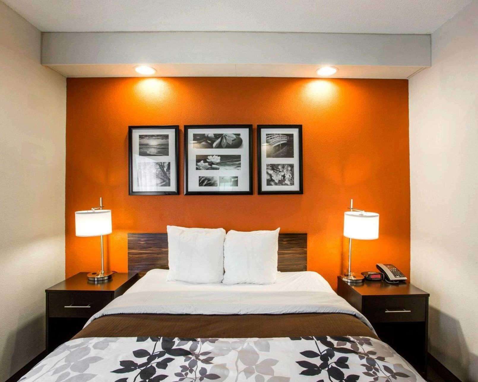 Premium bedding, pillowtop beds, desk, laptop workspace
