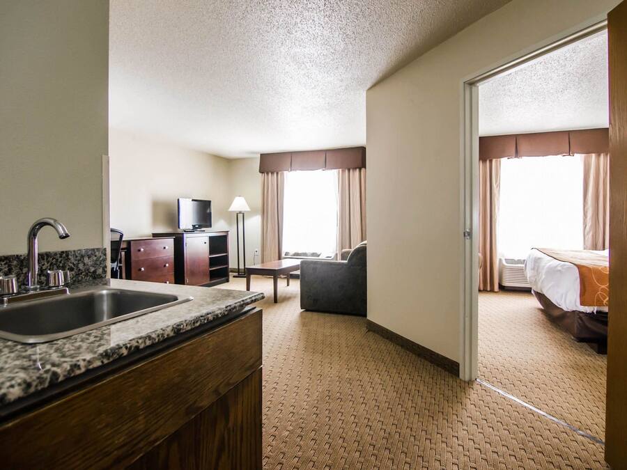 Suite, 1 King Bed, Non Smoking