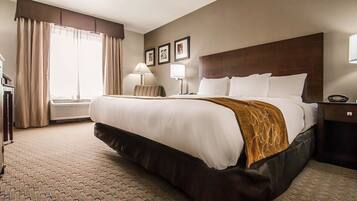 Suite, 1 King Bed, Non Smoking | Premium bedding, in-room safe, desk, iron/ironing board