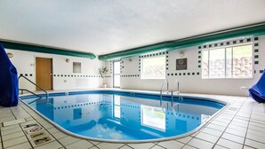 Indoor pool - Quality Suites St. Joseph (St. Joseph)