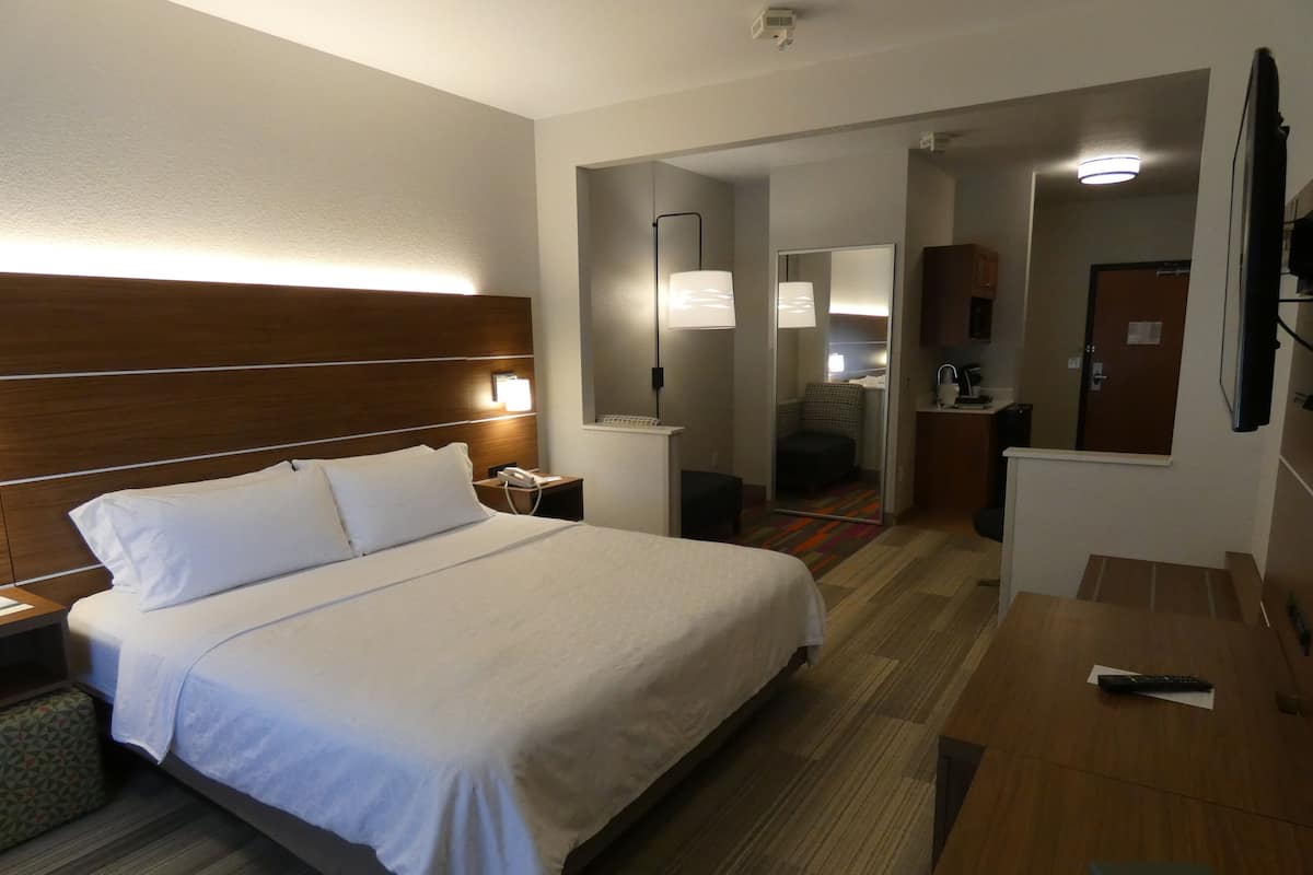 Suite, 1 cama King size | Ropa de cama de alta calidad y camas con pillow-top