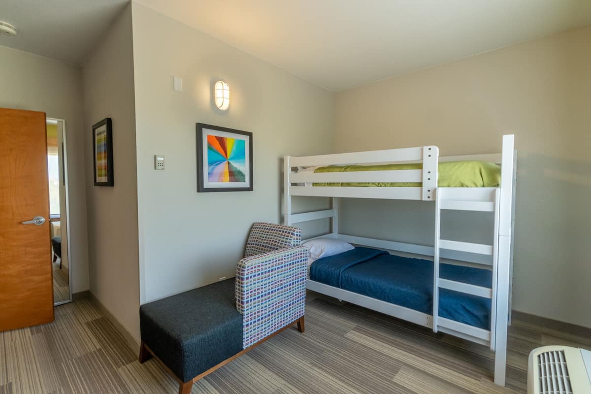 Suite, Multiple Beds