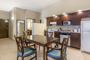 Suite, 1 King Bed with Sofa bed, Non Smoking, Kitchen (with Sofabed) | Private kitchen
