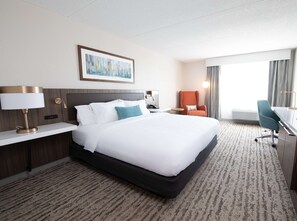 Premium bedding, in-room safe, desk, blackout drapes - Hilton Garden Inn Des Moines Airport (Des Moines)