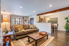 House, 2 Bedrooms | Living area | Flat-screen TV