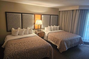 Room, 2 Queen Beds, Non Smoking, Courtyard View