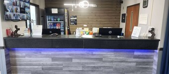 Super 8 by Wyndham Galesburg