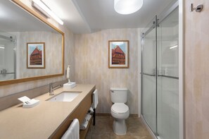 Habitació estàndard | Bany | Banyera profunda, articles de tocador gratuïts i tovalloles 