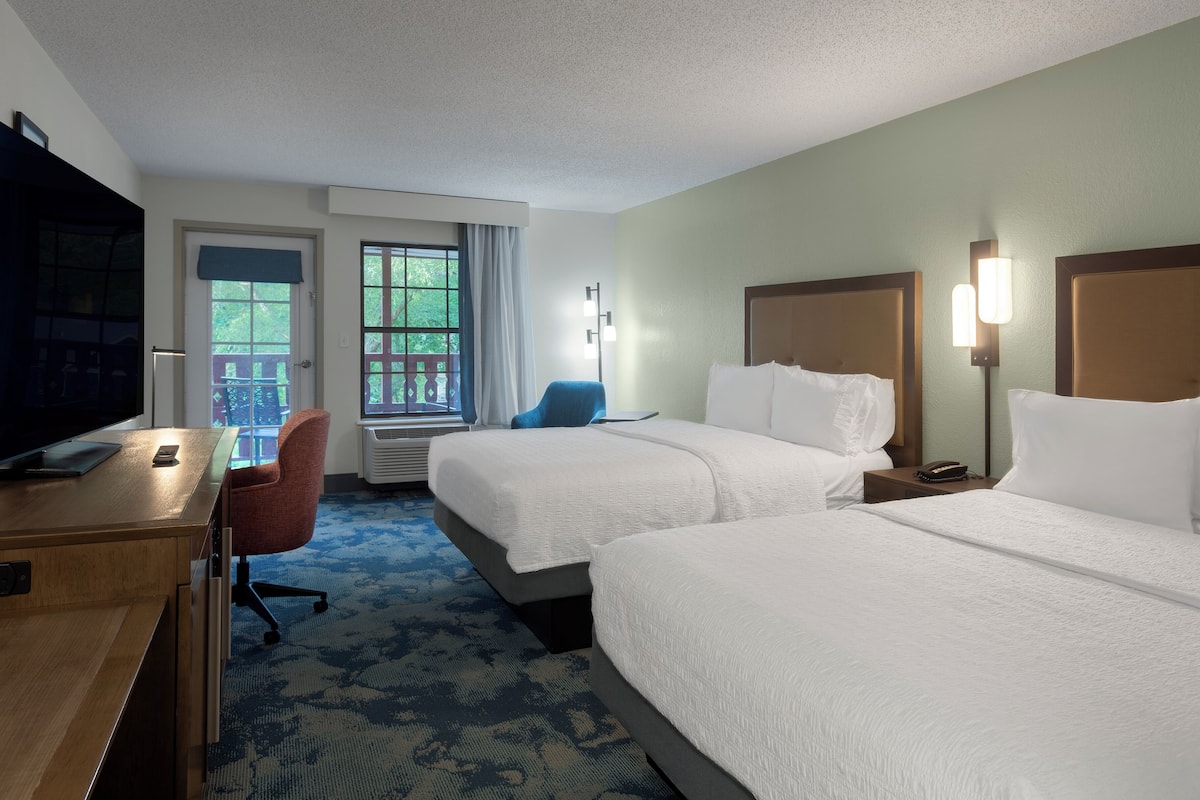 Two Queen Standard Room Riverview