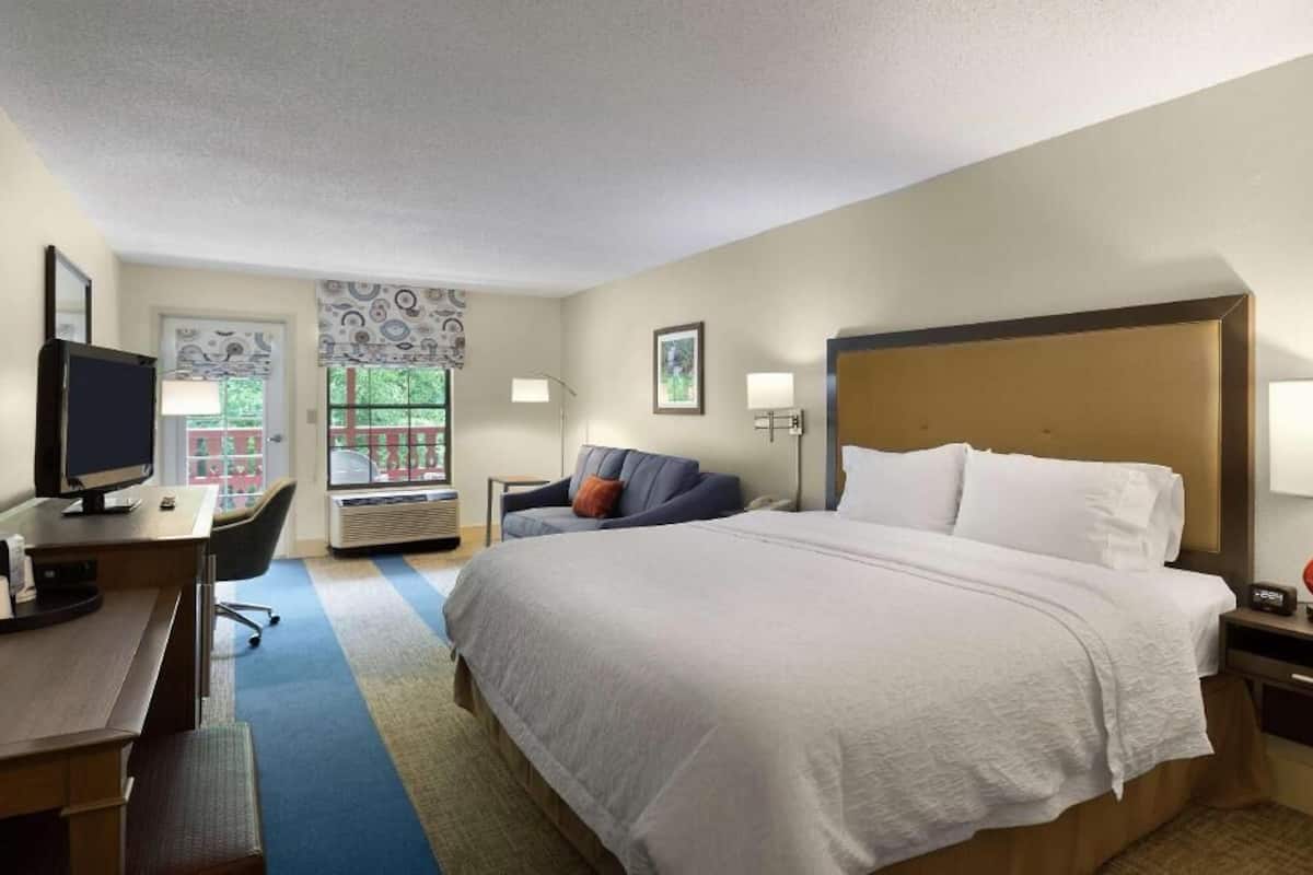 Desk, iron/ironing board, free cots/infant beds, free WiFi