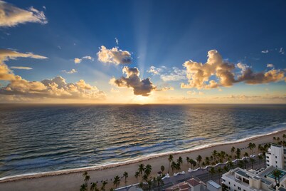 Marriott's BeachPlace Towers