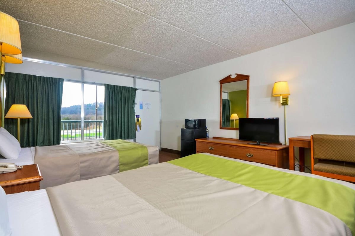Desk, free WiFi, bed sheets, alarm clocks