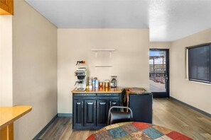 Interior - Super 8 by Wyndham Benson (Benson)