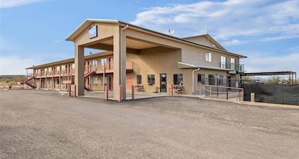 Super 8 by Wyndham Benson