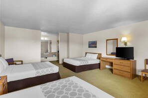 Desk, free WiFi, alarm clocks