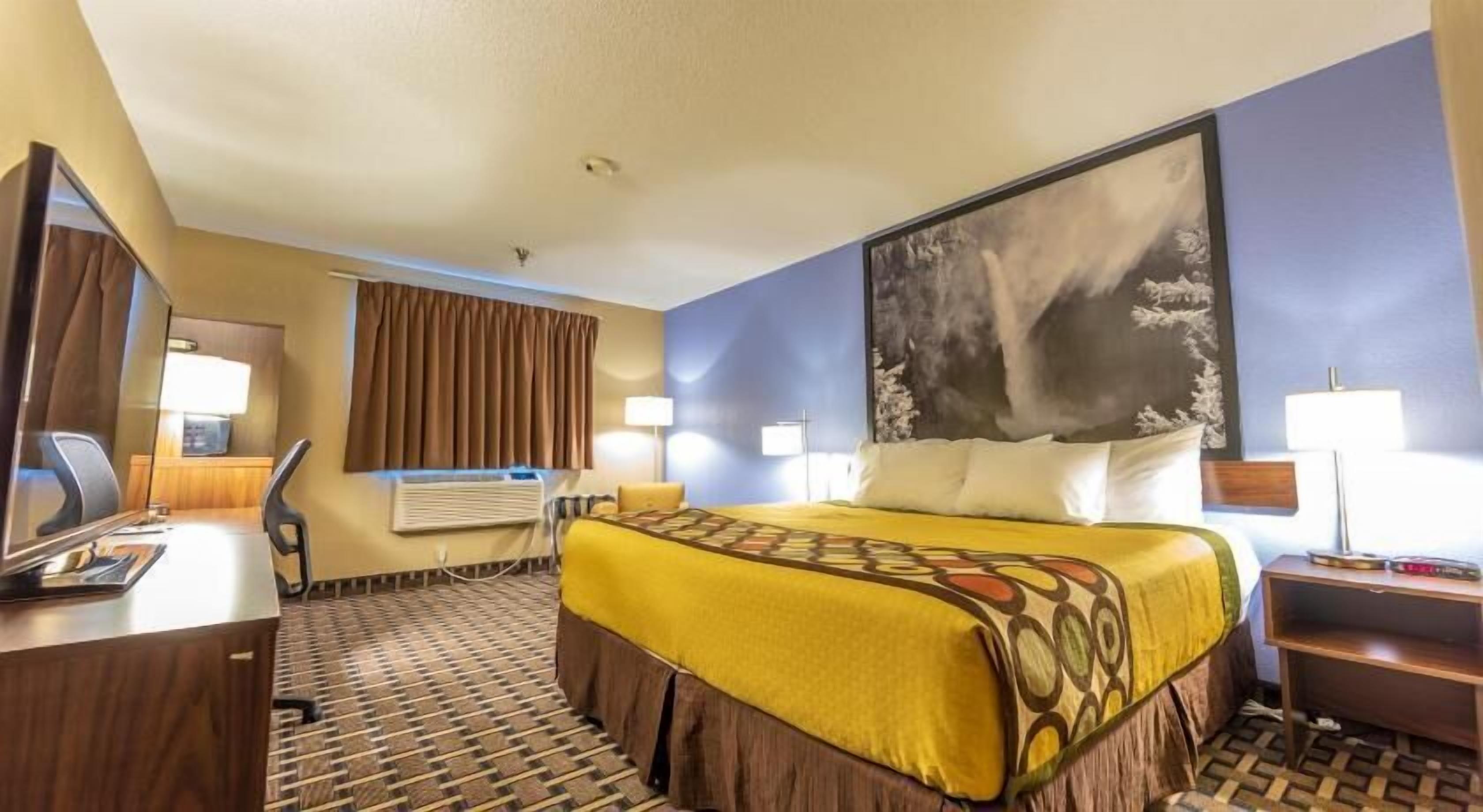 Desk, free cribs/infant beds, free WiFi, bed sheets