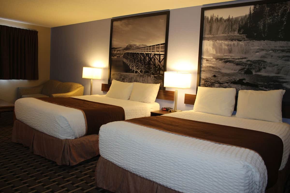 Desk, free cots/infant beds, free WiFi, bed sheets