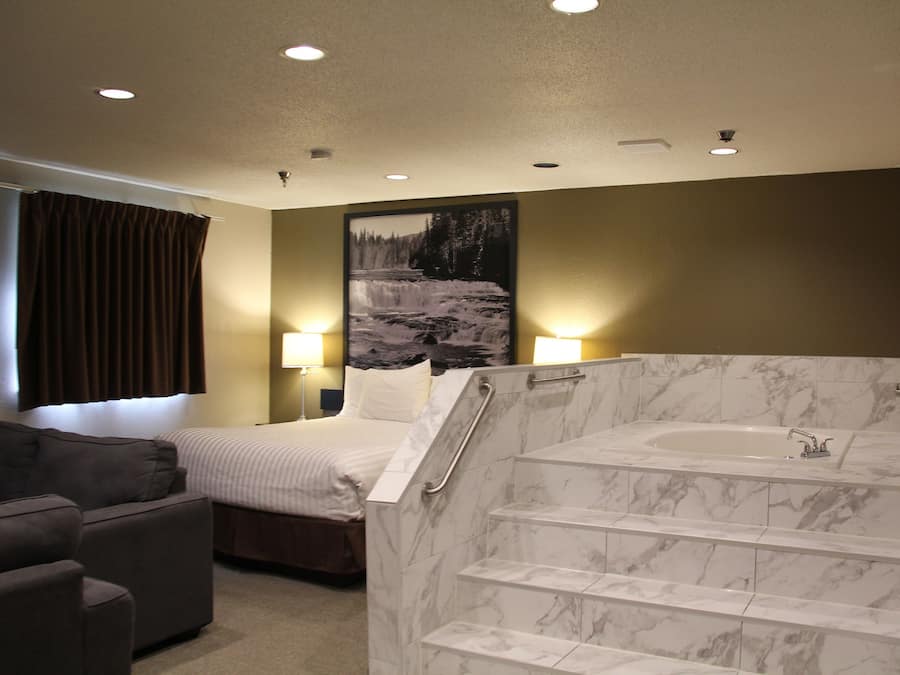 Desk, free cots/infant beds, free WiFi, bed sheets