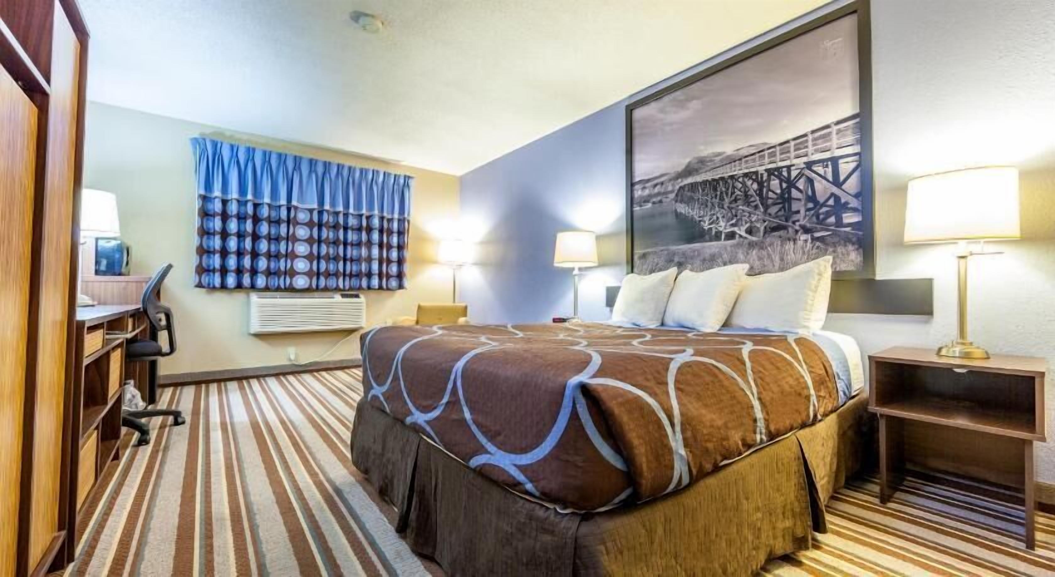 Desk, free cribs/infant beds, free WiFi, bed sheets