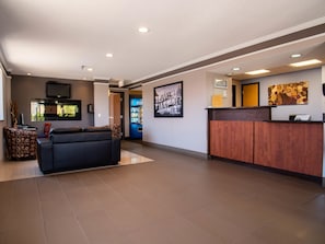 Reception hall - Super 8 by Wyndham Kamloops On The Hill (Kamloops)