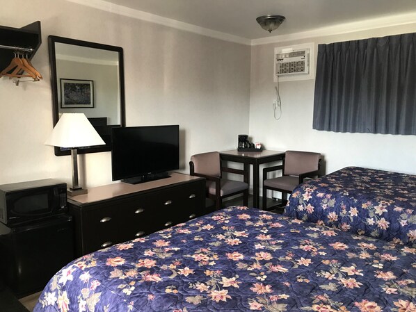 Standard Room, 2 Double Beds (No Pets Allowed)