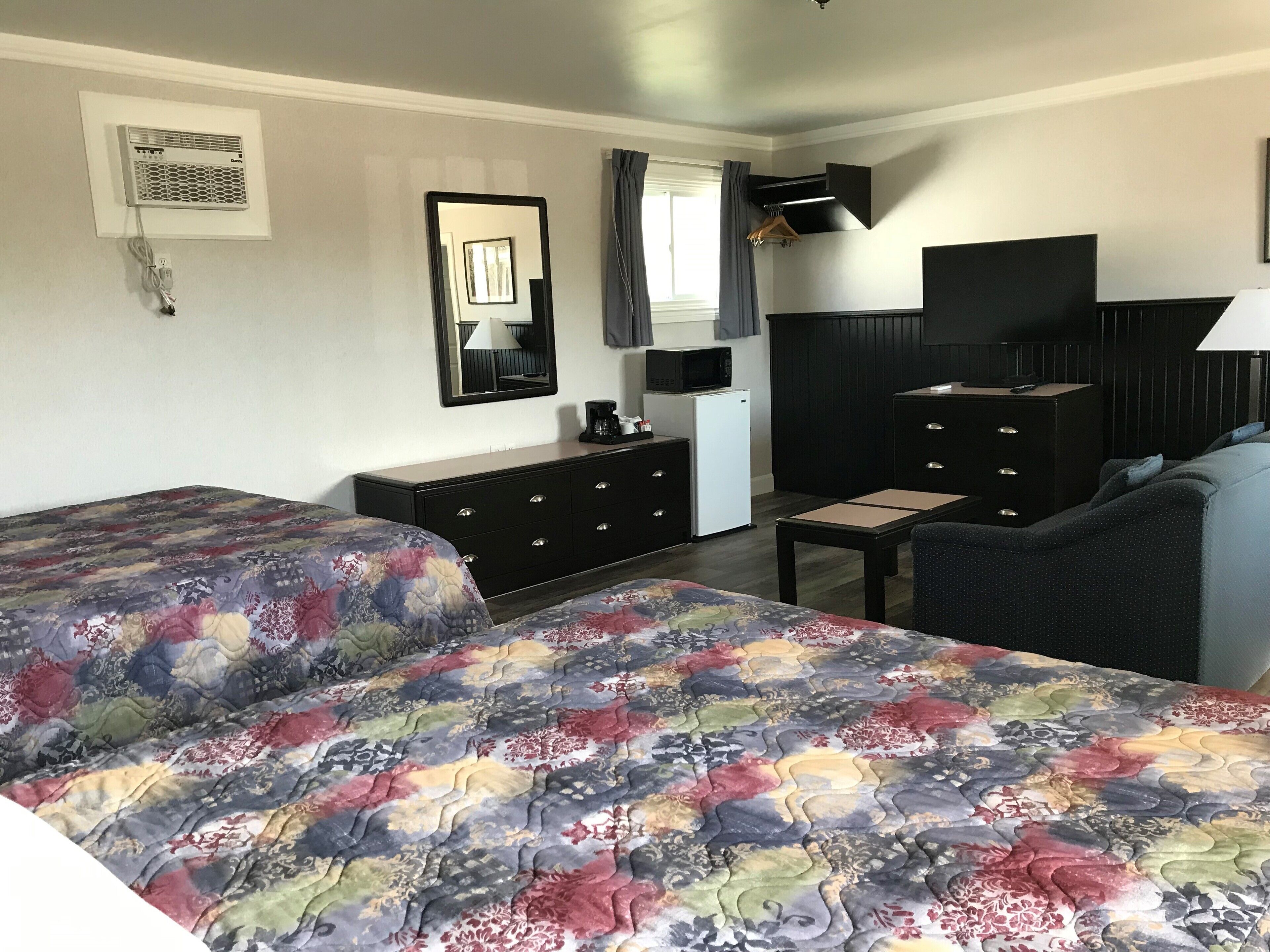 Superior Room, 2 Queen Beds (No Pets Allowed)