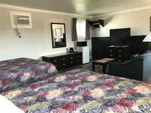 高级房, 2 张大床 (No Pets Allowed) | 遮光窗帘、熨斗/熨板、免费 WiFi、床单