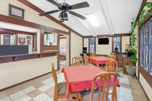 Property amenity - Knights Inn Battle Creek (Battle Creek)