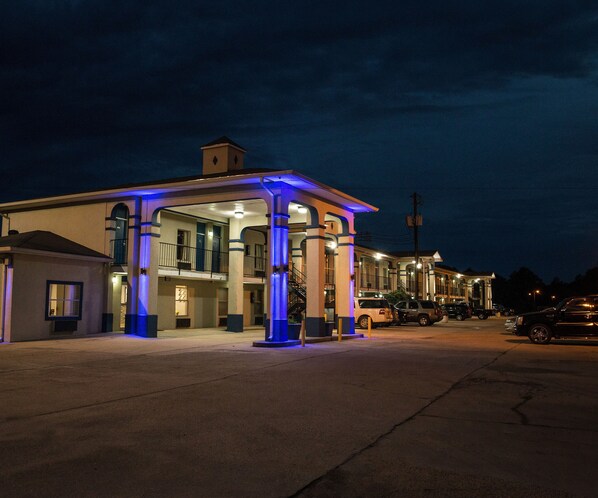 Façade de l’hébergement - soirée/nuit