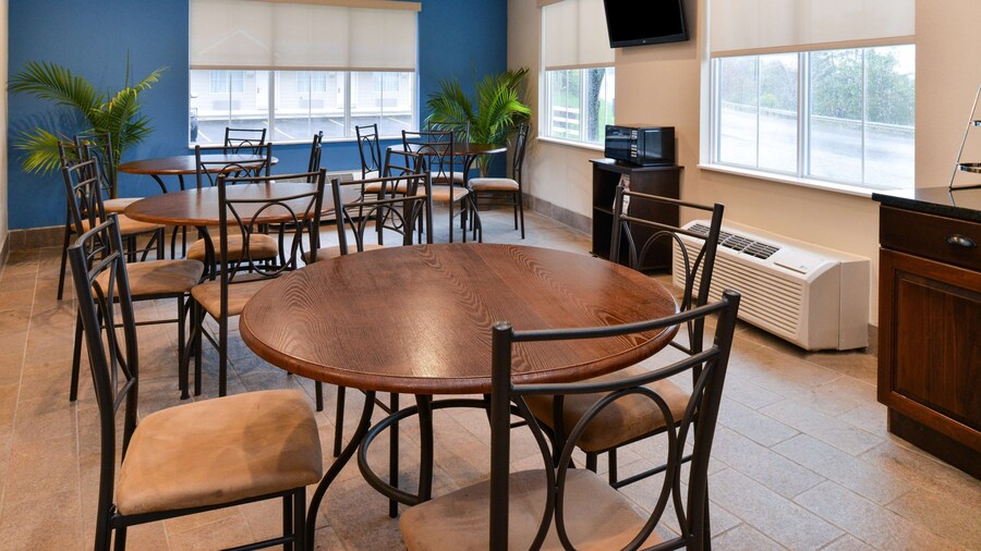 Americas Best Value Inn & Suites St. Clairsville Wheeling