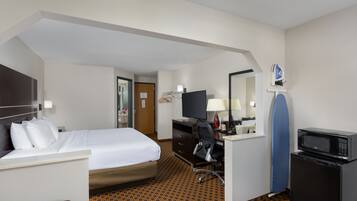 Room, 1 King Bed with Sofa bed | Blackout drapes, soundproofing, iron/ironing board, WiFi