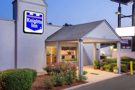 Exterior. Knights Inn Augusta at Boy Scout Rd