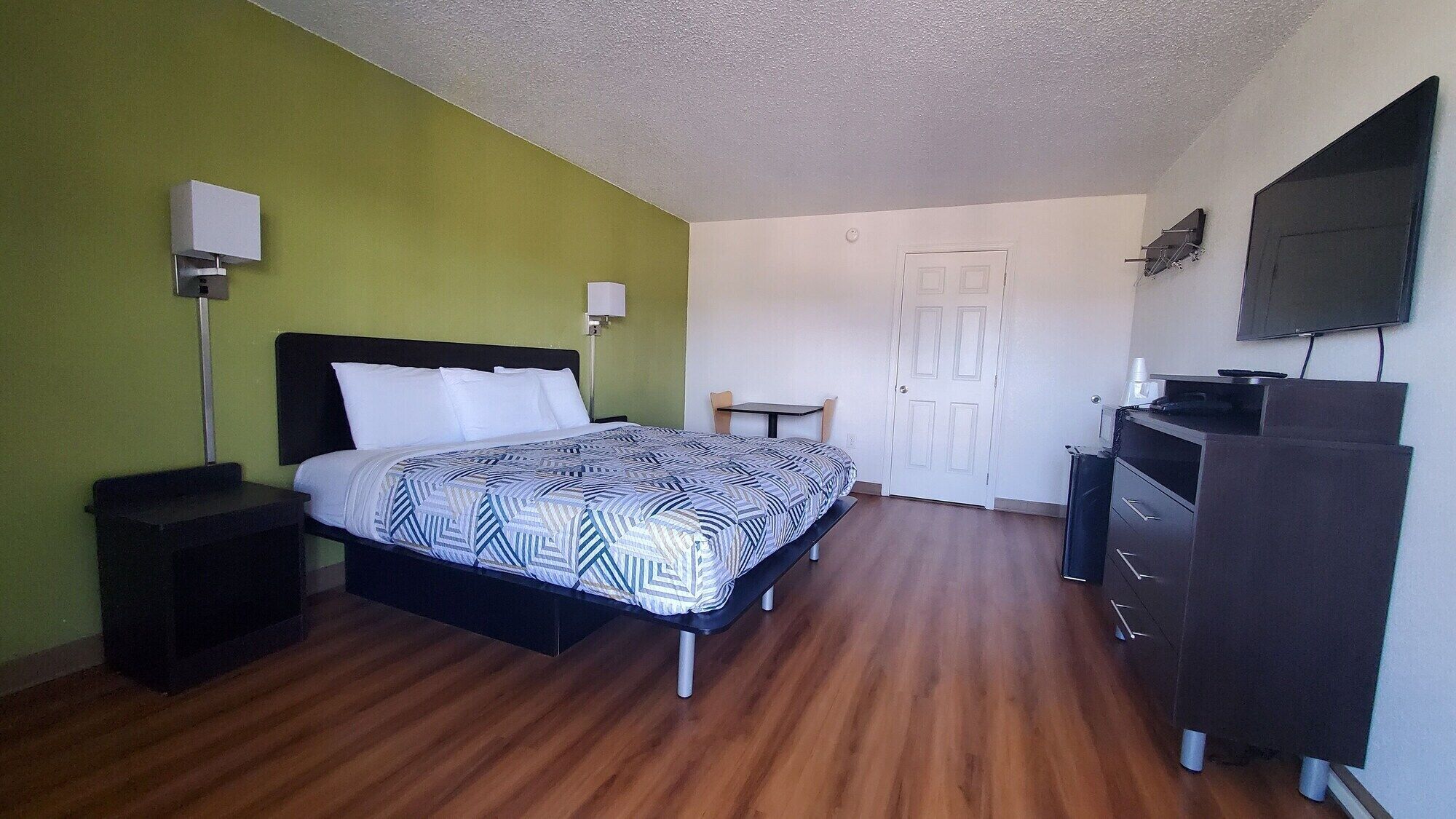 Free WiFi, bed sheets, alarm clocks