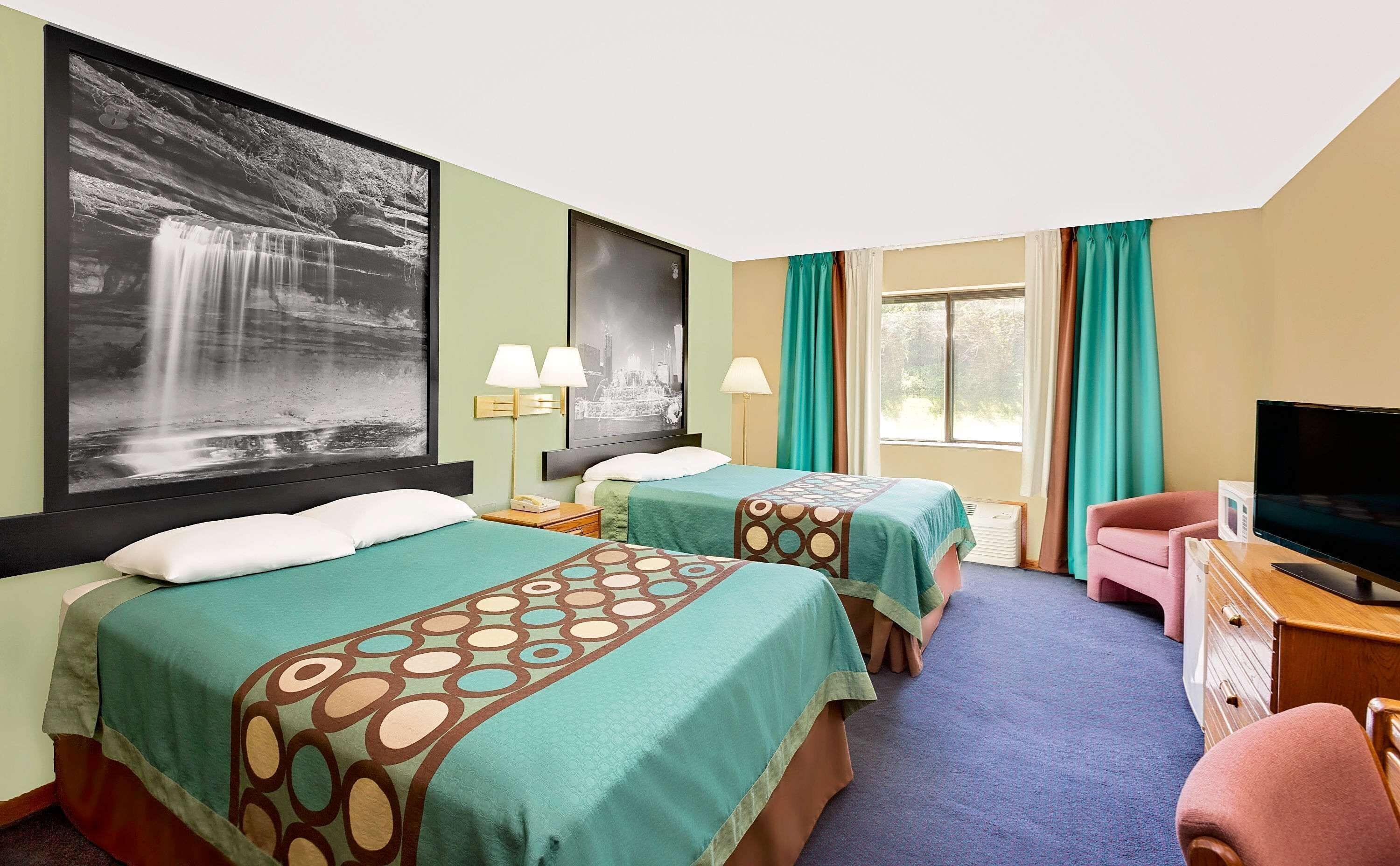 책상, 노트북 작업 공간, 암막 커튼, 다리미/다리미판