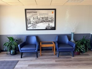Lobby sitting area - Super 8 by Wyndham Macomb (Macomb)