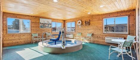 Indoor spa tub
