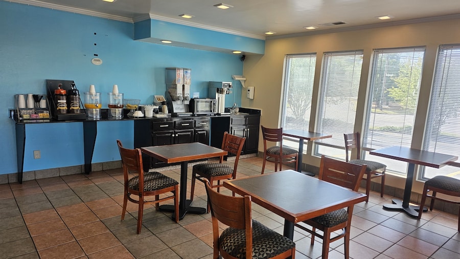 Budgetel Inn & Suites